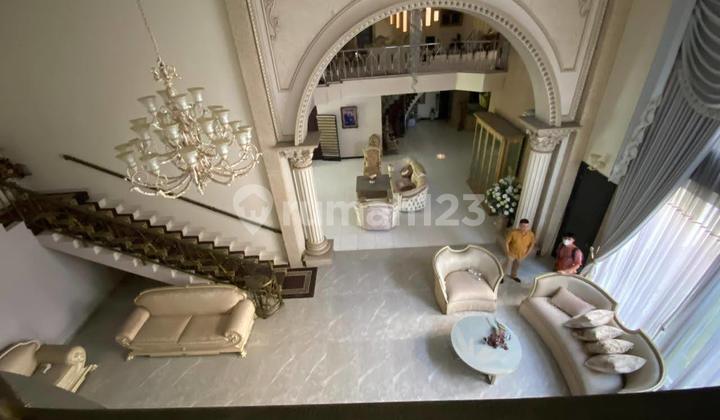 Lokasi Strategis Tengah Kota Mewah Classic Eropa Modern Ada 2 Bangunan Dijadikan 1 Rumah Lokasi Strategis Tengah Kota Mewah Classic Eropa Modern Ada 2 Bangunan Dijadikan 1 Rumah