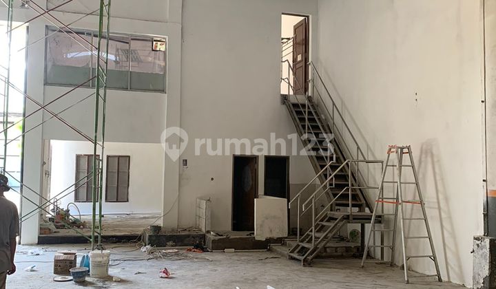 Very Cheap Wide Warehouse in the Favorite Safe N Lock Sidoarjo Warehouse Complex with Toll Access and Wide Road Row