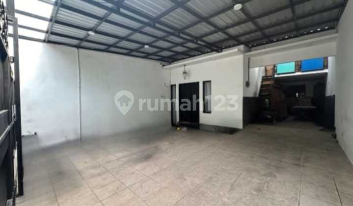 Rumah Bangunan Bagus di Raya Manyar Lokasi Premium Dekat Kertajaya, Dharmahusada, Raya Merr 2