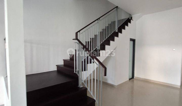 Dijual Rumah Palm Beach Pakuwon City @ Semi Furnish, Bagus Dan Terawat @ Daerah Pakuwon City, Mulyorejo 2
