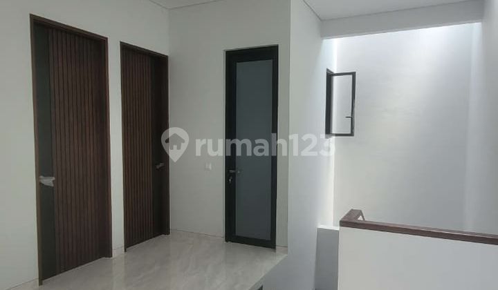 New House Free Kitchen Set in Manyar Indah Area Near Kertajaya, Sulawesi Street, Ngagel 2