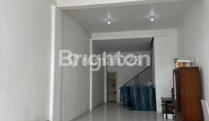 Ruko 2 Lantai Dengan Tambahan Tanah Kosong Yang Luas. Dekat Dengan Citra Garden Gowa 2