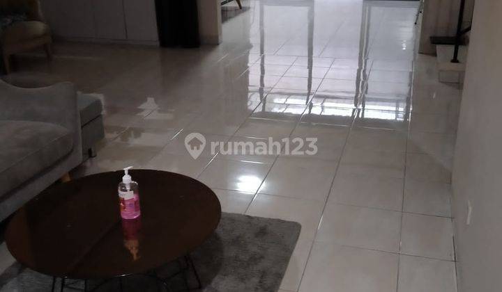 Rumah 2 Lantai Di Aralia, Harapan Indah, Bekasi 2