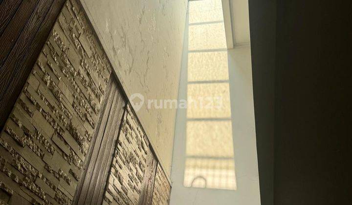 Rumah Minimalis Furnish 2 Lantai Di Tomang Jakarta Barat  2