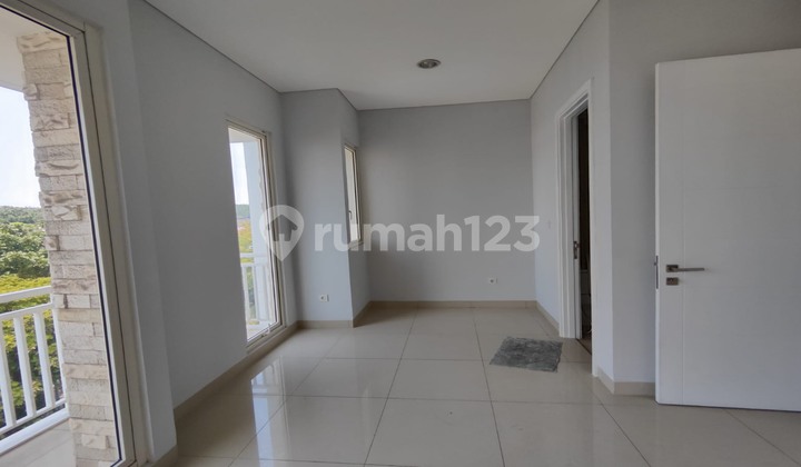 Townhouse Sherwood Kosongan Blok B Hadap Timur 5 Kamar Tidur 2