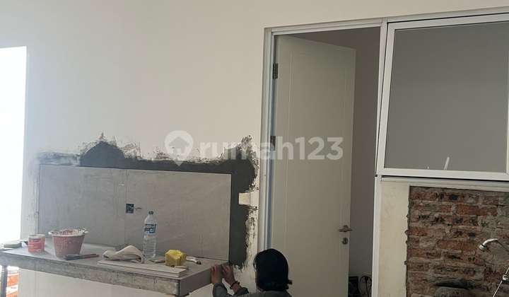 JGC North Thames House Renovated Fully Enclosed Backyard Converted to Spacious Luxury 2