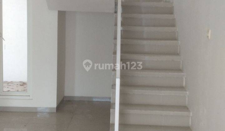 Dijual Rumah 2 Lantai Full Bangunan Siap Pakai Free biaya biaya 2