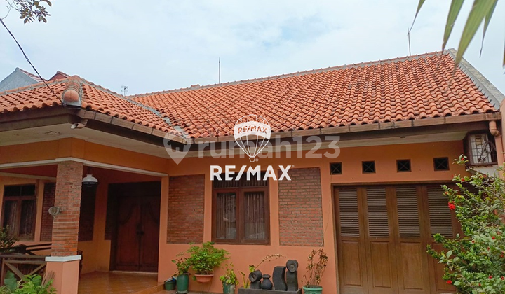 DIJUAL RUMAH TINGGAL 2 LANTAI KAWASAN PAMULANG SEMI FURNISHED