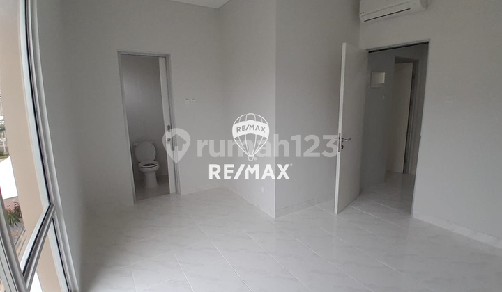 FOR SALE HOUSE IN PADOVA MILANO VILLAGE HOUSING ESTATE TANGERANG 2