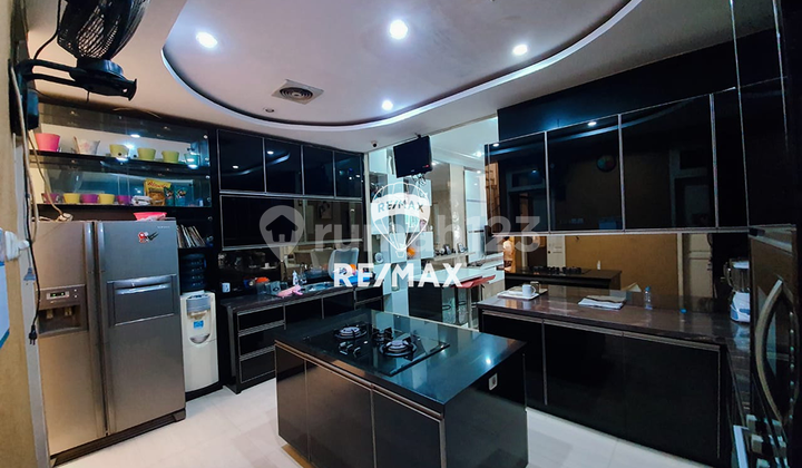 DIJUAL RUMAH HOOK MEWAH DEKAT DENGAN MALL KELAPA GADING 2