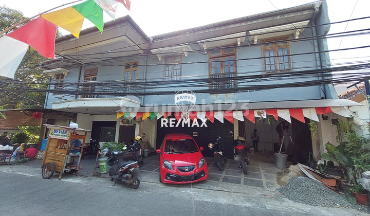 FOR SALE HOUSE WITH BOARDING ROOMS IN CILANDAK AREA, STRATEGIC LOCATION