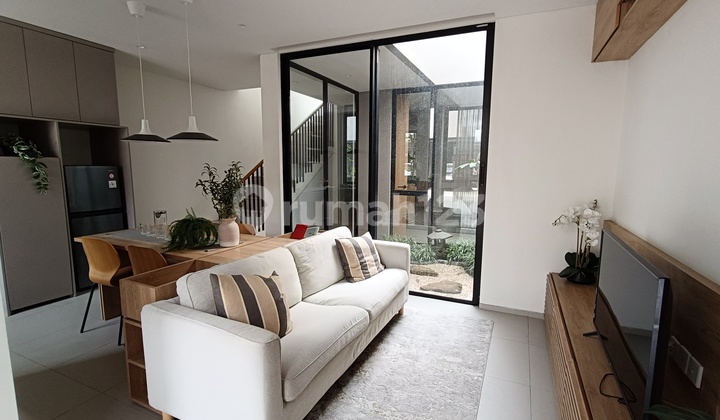 Sewa Rumah Baru Furnis Bagus Central Park Merr 2