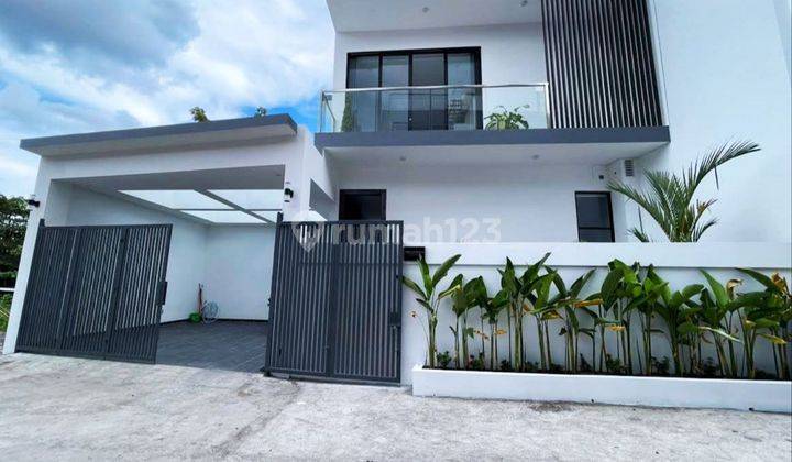 Freehold SHM 3BR Modern Villa in Padonan Canggu  1