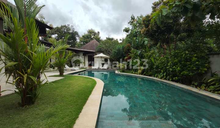 5 Br Villa Big Pool Garden Jimbaran Freehold Shm 2