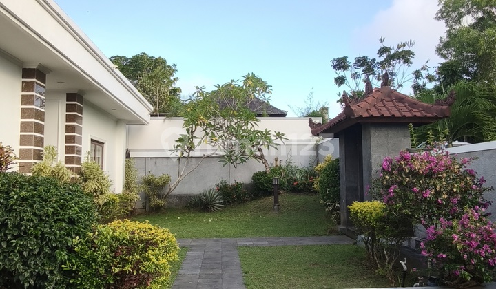 Villa Uluwatu Bali 4 Bedrooms Furnished With Pool