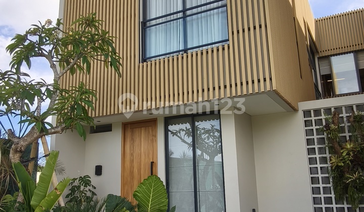Modern Minimalis Villa Jimbaran Bali Dekat Pantai
