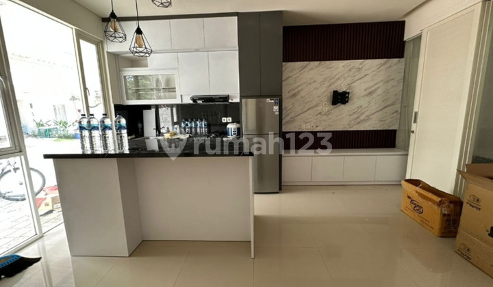 Dian Istana Beautiful House Near Graha Family Citraland Pakuwon 2