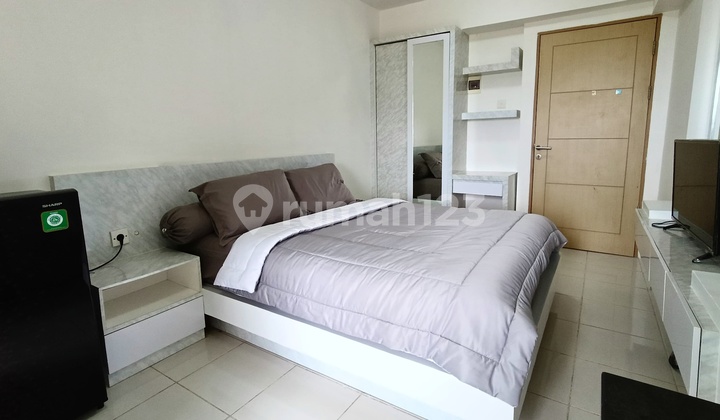 Clean Minimalist Furnished Studio Apartment for Rent in Educity