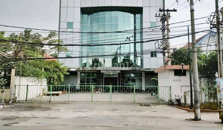 Sewa Gedung 3 Lantai Bekas Resto Tegalsari 1