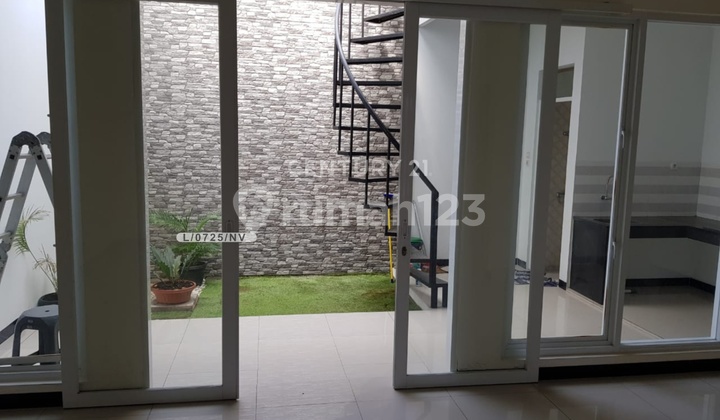 Rumah Modern Siap Huni Di Taman Kopo Indah Bandung 1
