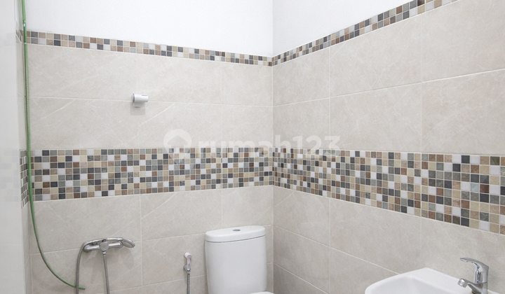 Jual Taman Holis 2 Rumah Cantik View Garden Aman 24Jam 2