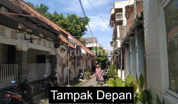 DIJUAL Rumah hitung tanah Di jl ******** kota.