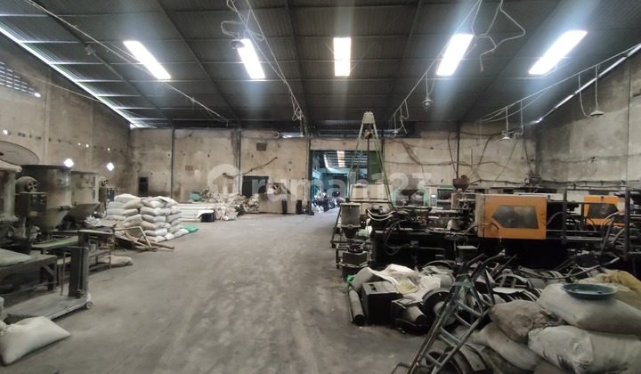 Gudang Raya Boboh Kepatihan Menganti Gresik