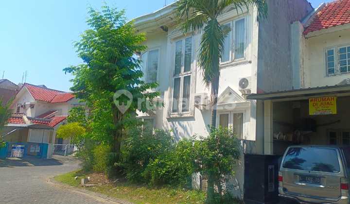 Rumah Villa Valensia 2 Lantai Surabaya