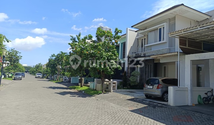 Royal Residence Cluster Buckingham 2-Storey Affordable House Surabaya 2