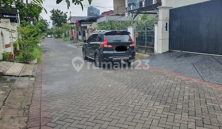 Simpang Darmo Permai Utara Surabaya House 2