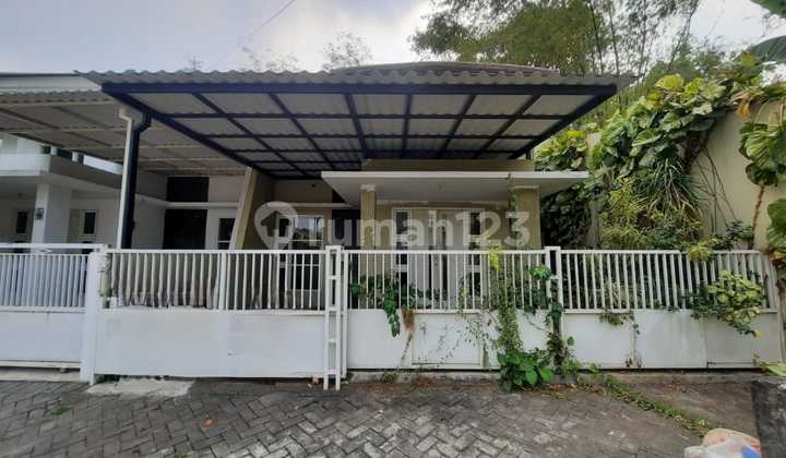 tampak depan rumah menteng regency driyorejo gresik