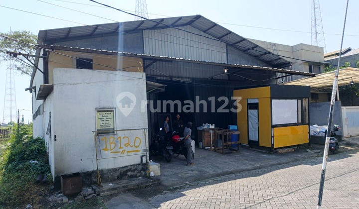 Warehouse on Jl. Puncak Sambisari Sambikerep Surabaya