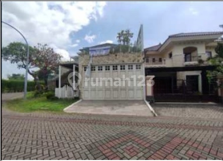 Rumah Taman Hunian Satelit Hook Sukomanunggal Lantai Surabaya