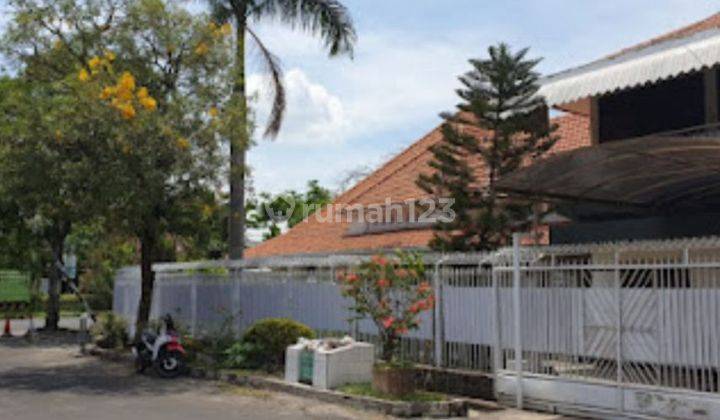 12789 Rumah Pusat Kota Jl. Jaksa Agung Suprapto Surabaya  2