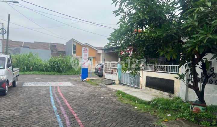 Menganti Golden Berry House Gresik 2