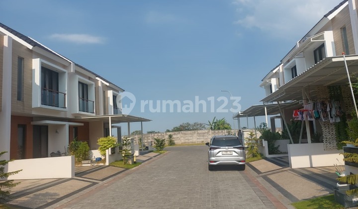 Puri Safira Regency Cluster Kasyara 2-Story House in Menganti, Gresik