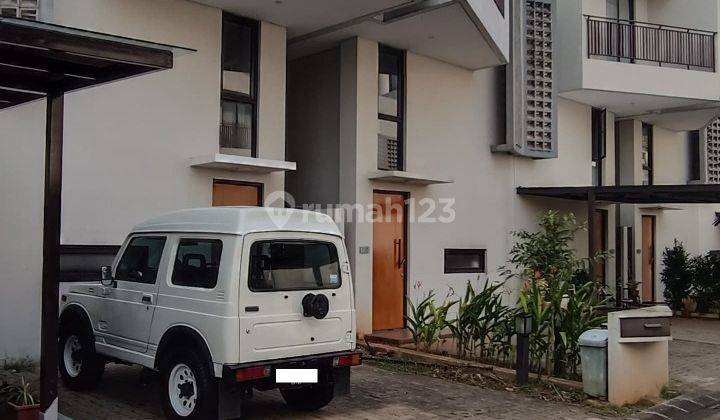 Lelang Rumah , Cluster V Town House Kota Tangerang Selatan  2