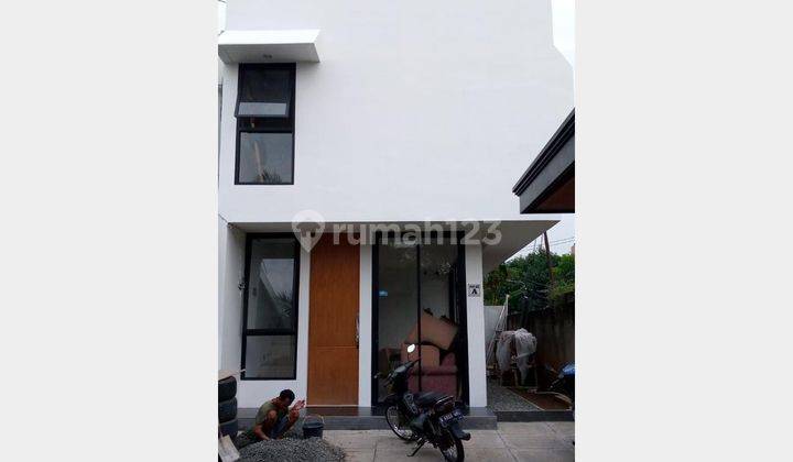 Rumah Mewah Hook Siap Huni Termurah di Dekat Budi Luhur 2