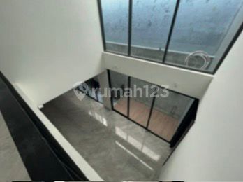 Luxury House Near MRT Fatmawati & Cikal in the Lebak Bulus Complex Area, South Jakarta Luxury House Near MRT Fatmawati & Cikal in the Lebak Bulus Complex Area, South Jakarta