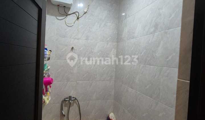 2.5-Story Well-Maintained Townhouse CHEAPEST Corner Position Adjacent to South Jakarta