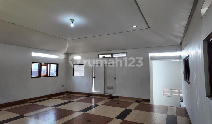 Rumah Cocok untuk Kantor dengan Fasilitas Basement di Pondok Pinang, Jakarta Selatan