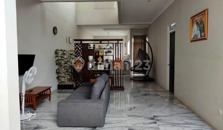 Peluang Cerdas! Rumah Cocok Untuk Podcaster Carport Pribadi Luas Di Kemang, Jaksel 2