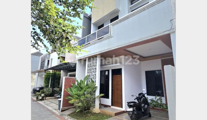 Rumah + Swimming Pool dan Rooftop Luas Dekat Tol Brigif di Area Jagakarsa RR170 2