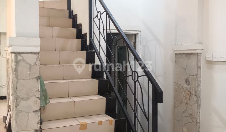 Rare Find! The Cheapest 200m2 Spacious House in Pisangan, East Ciputat 2