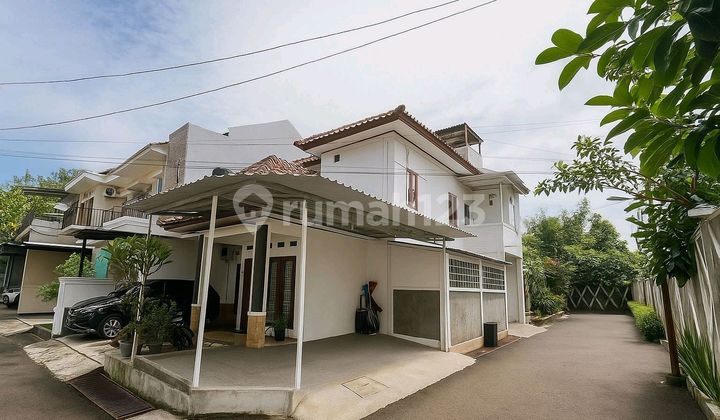 Jarang Ada! Townhouse 2,5 Lantai Terawat Posisi Hoek Nempel Tb. Simatupang