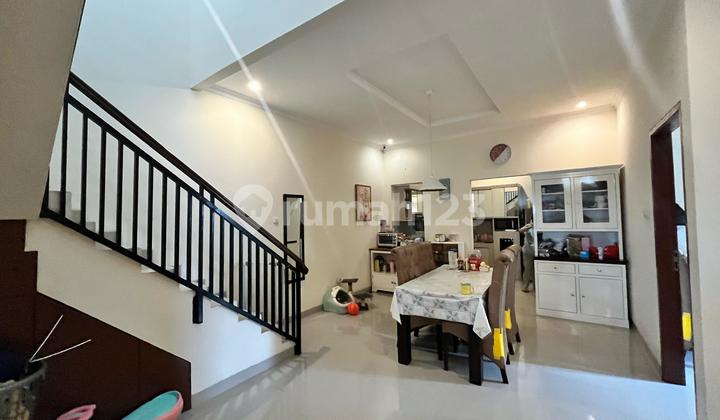 Jarang Ada! Townhouse 2,5 Lantai Terawat Posisi Hoek Nempel Tb. Simatupang