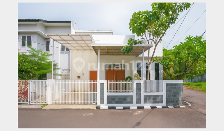 Growing concept house with air flow system in Depok Area RR095 Growing concept house with air flow system in Depok Area RR095