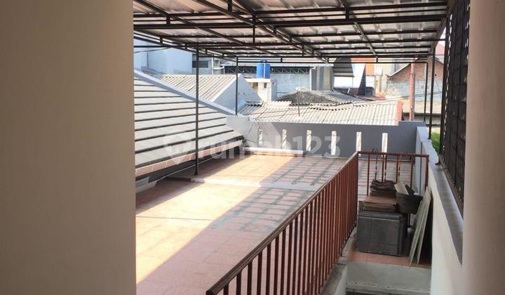 4+1 house newly renovated 2025 in a housing complex on Jl. Raya Pasar Minggu 4+1 house newly renovated 2025 in a housing complex on Jl. Raya Pasar Minggu