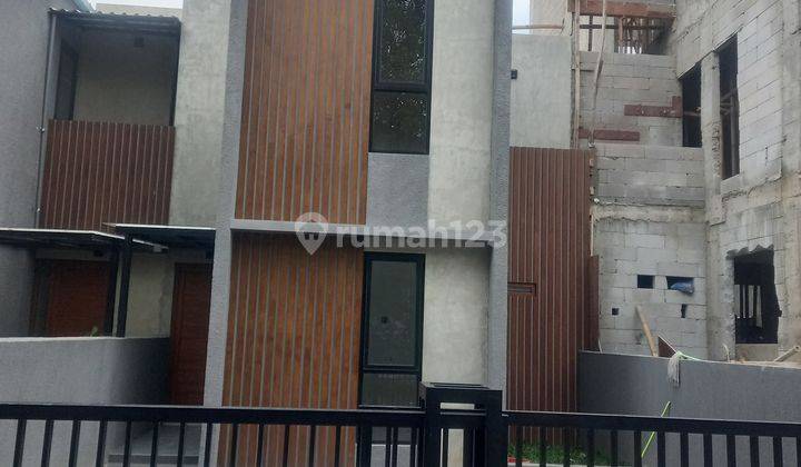 Rumah Fasilitas Taman Belakang Termurah di Area Strategis Jagakarsa Jakarta Selatan 1