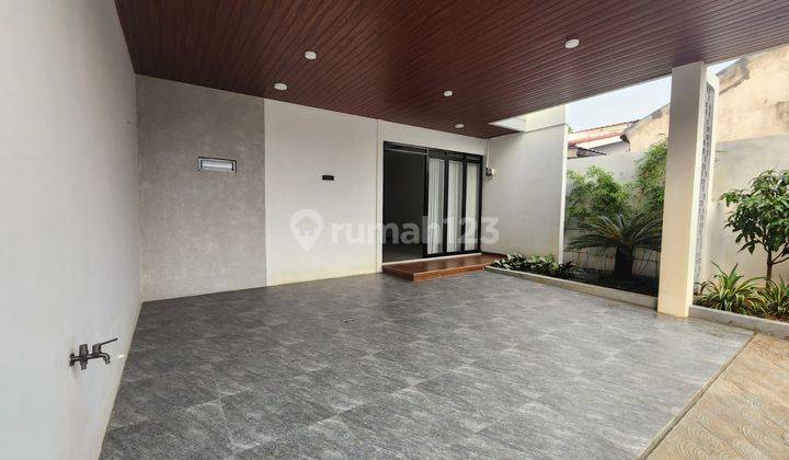 Rumah Tropical Balkon Besar Siap Huni di Area Strategis Jagakarsa, Jakarta Selatan 2